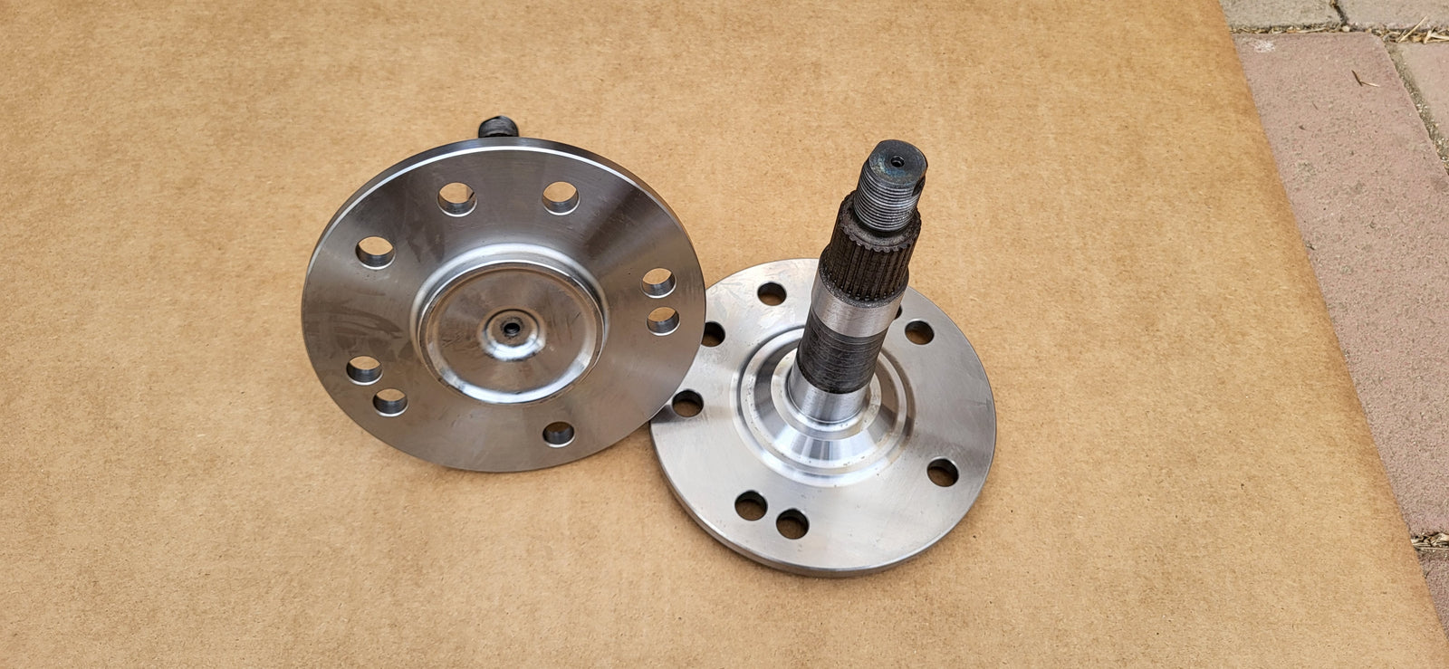 5 Lug Hub rear Stub Axles for 240Z, 260Z, 280Z