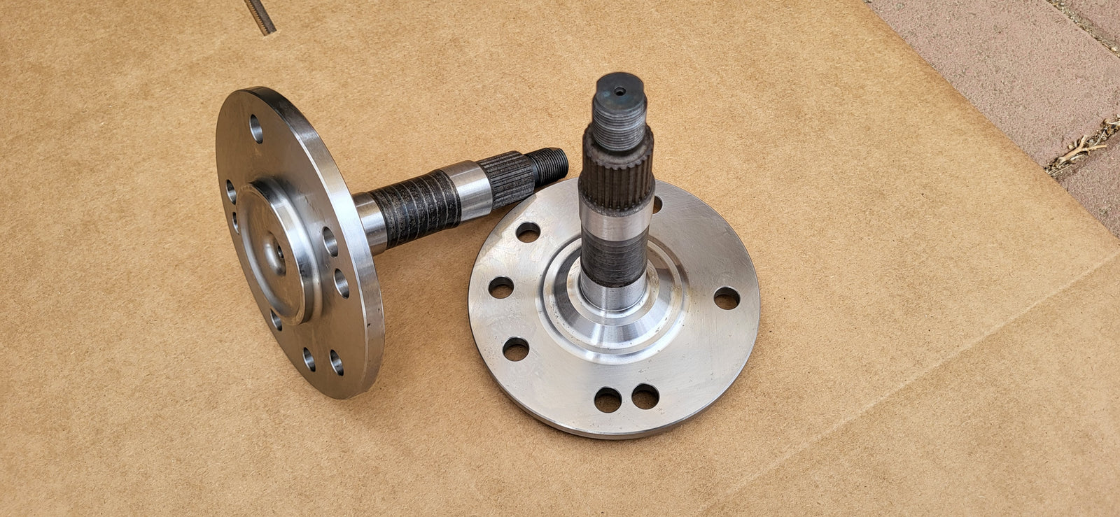 5 Lug Hub rear Stub Axles for 240Z, 260Z, 280Z