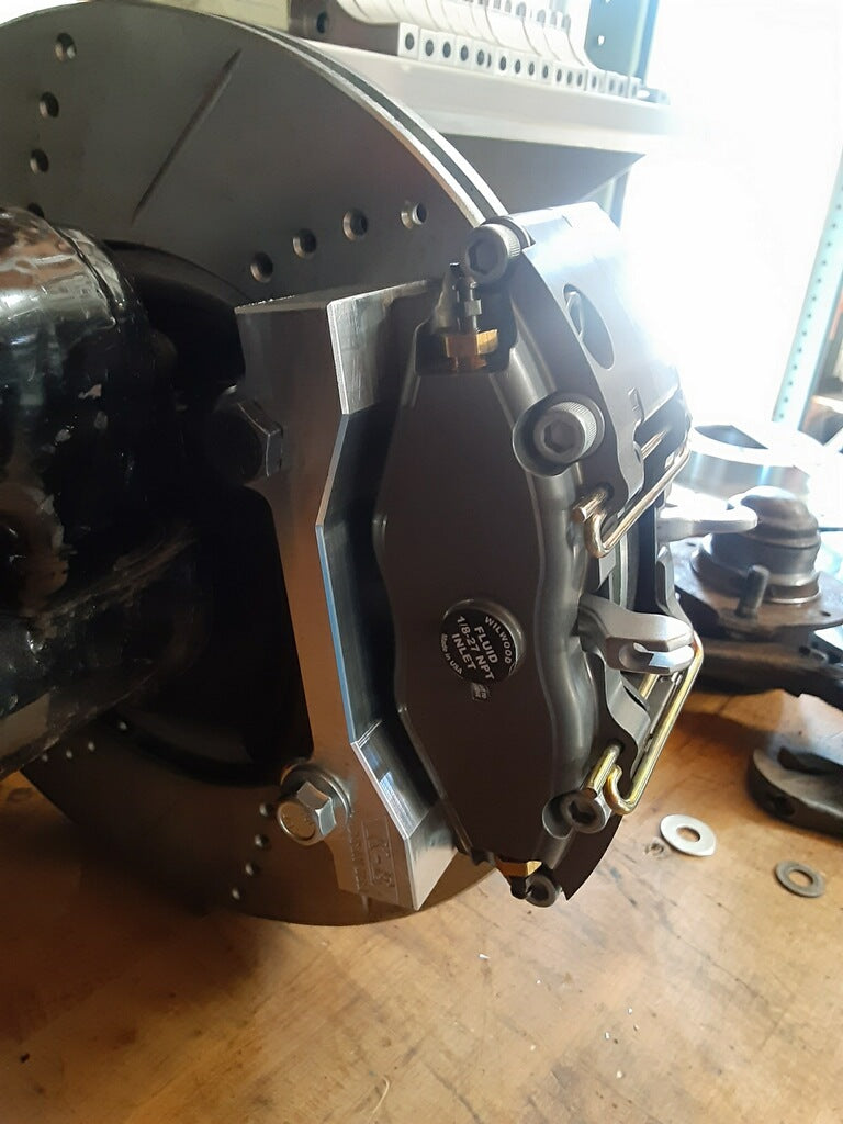 DATSUN 280zx REAR WILWOOD BRAKE UPGRADE KIT 4 PISTON CALIPER