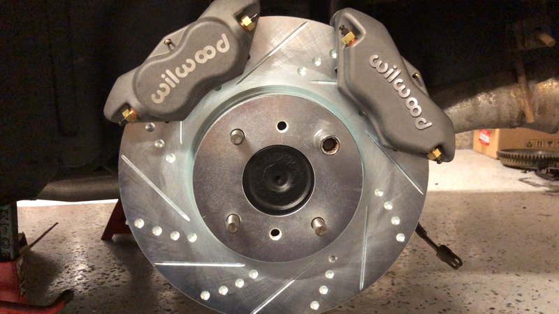 Datsun 240z 260z 280z rear Dual Caliper Wilwood brake upgrade with dedicated hydraulic handbrake caliper for drift